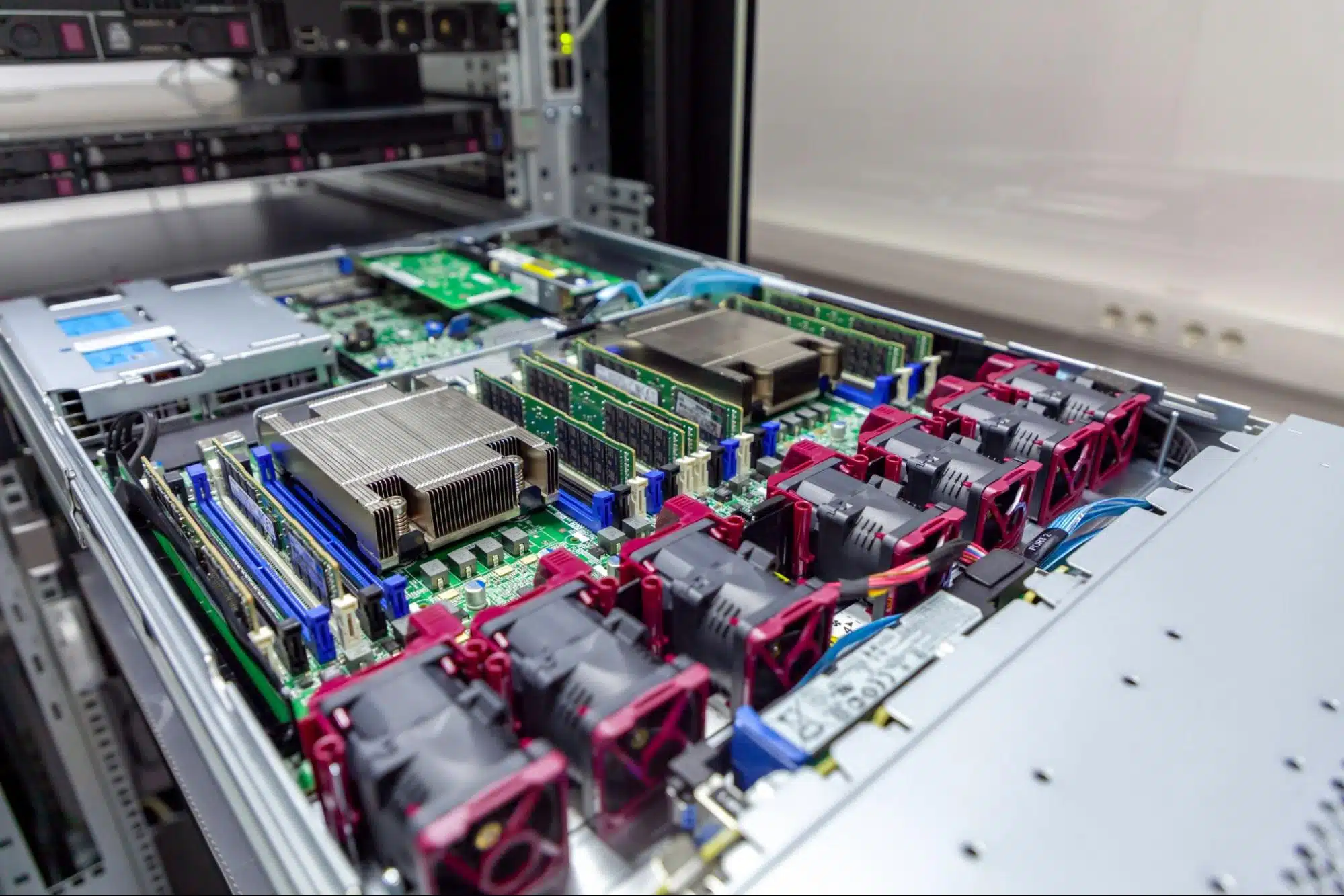 Microsoft Windows Server 2025 64-Bit Standard (16-Core)